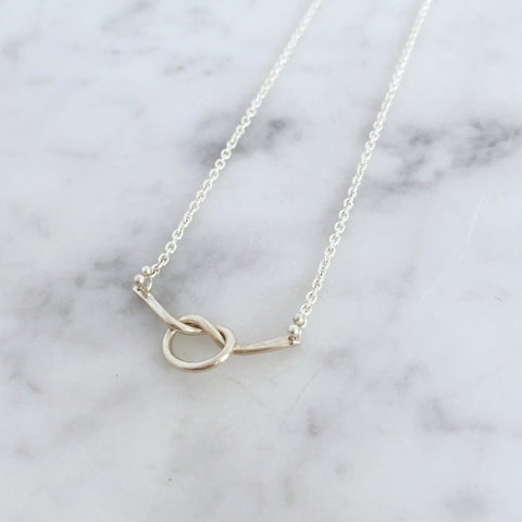 Loveknot Necklace - Shiny Silver